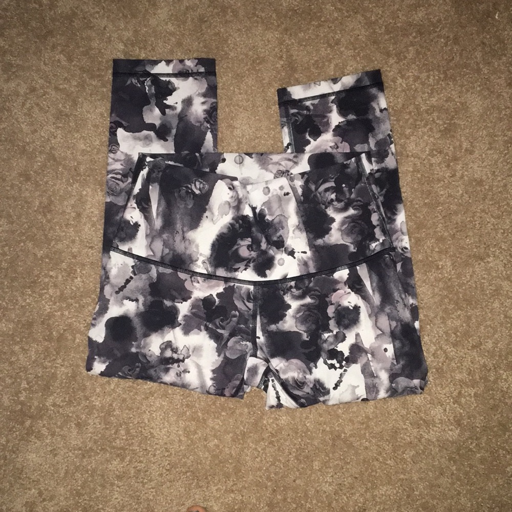 Lululemon Rose printed leggings